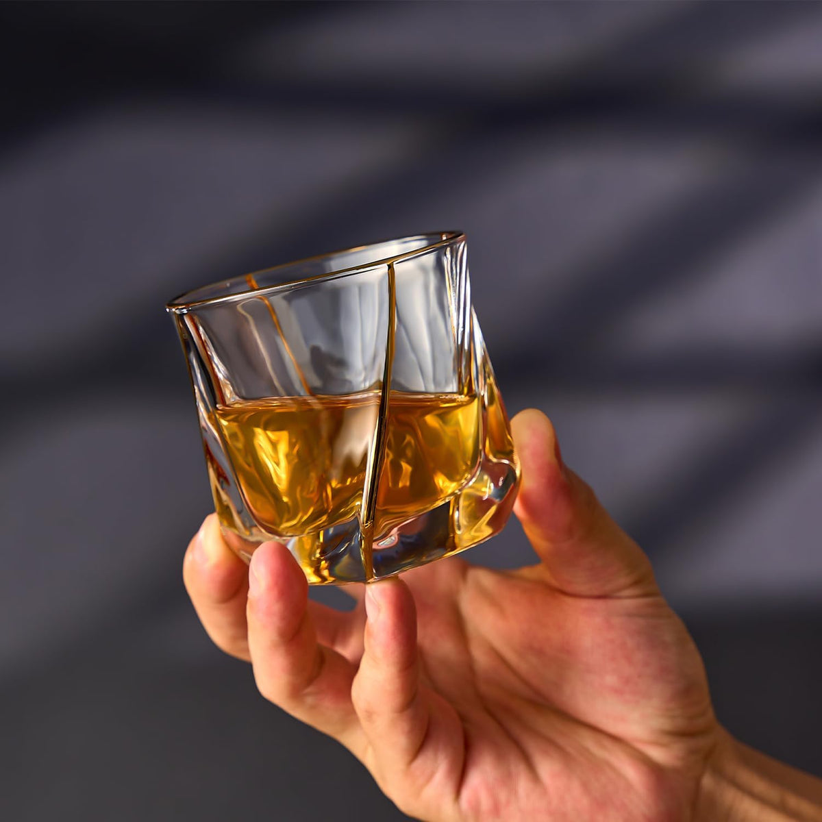 Crystal Whiskey Glasses Set of 2 with 24K Gold Rim,Bar Glasses,Twisted Whiskey Glass Gold