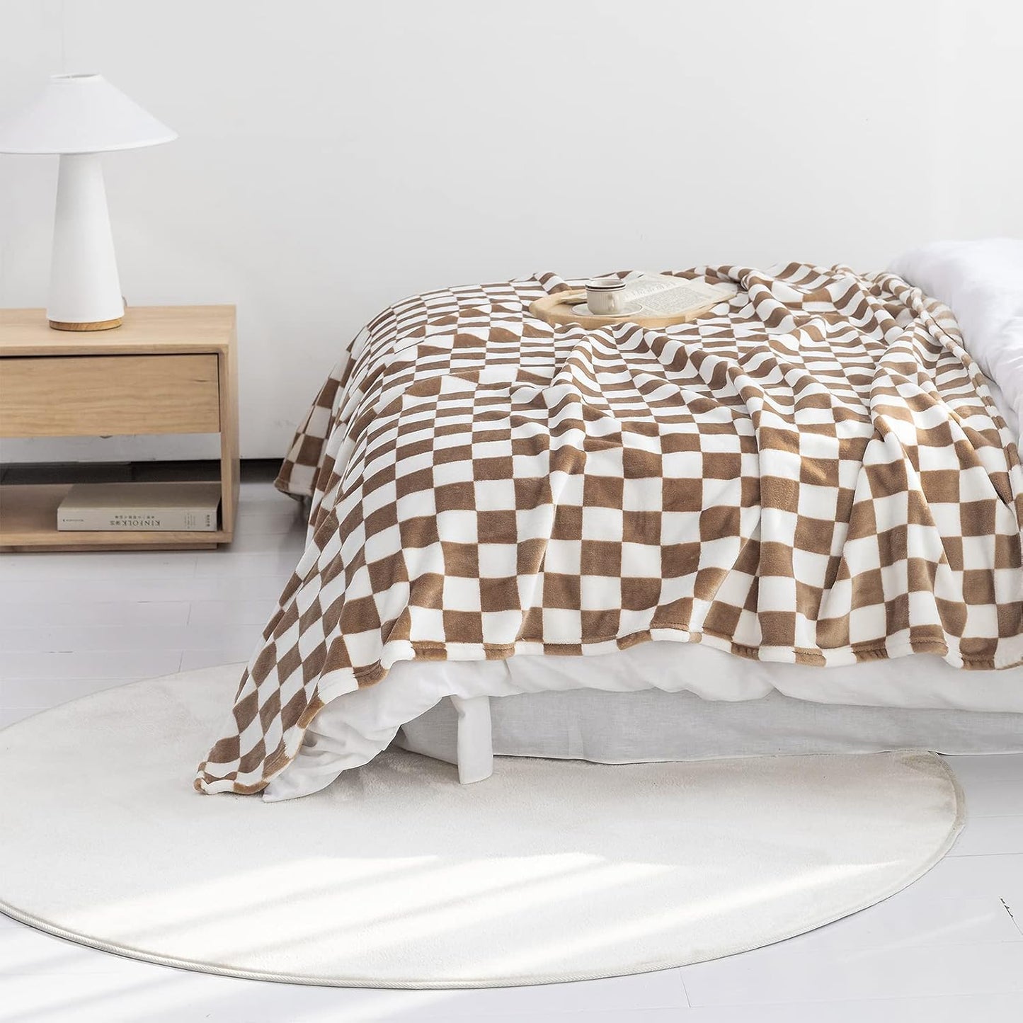 LOMAO Throw Blankets Flannel Blanket with Checkerboard Grid Pattern Soft Throw Blanket for Couch