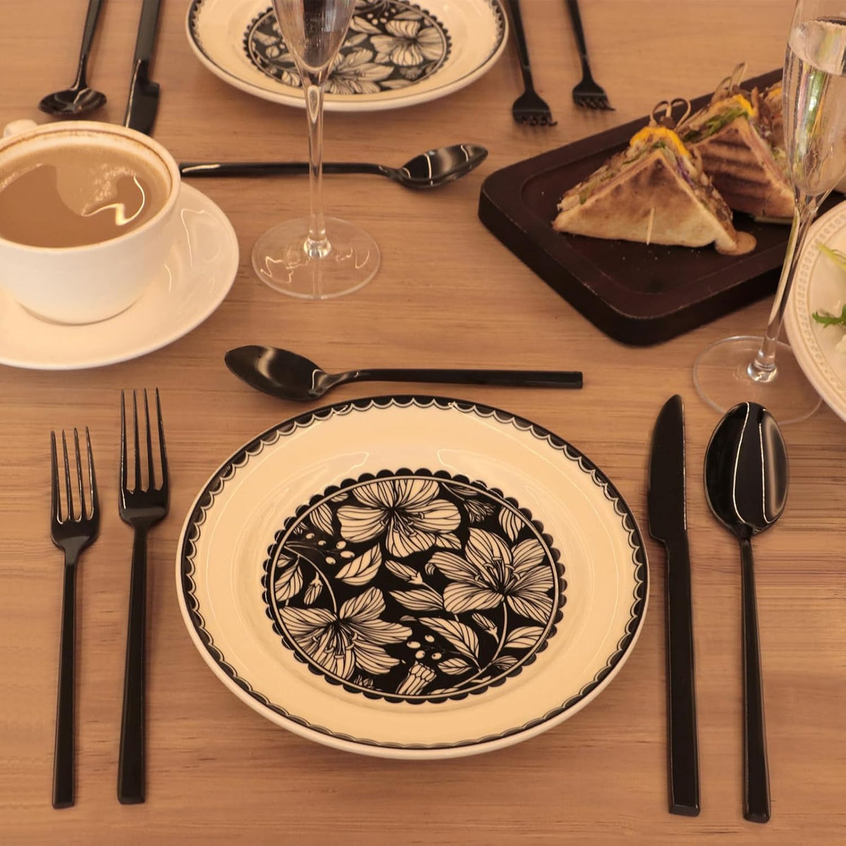 Stainless Steel Flatware Set Hand Forged 18/10 Silverware Set Mirror Black Cutlery Set with Cuboid