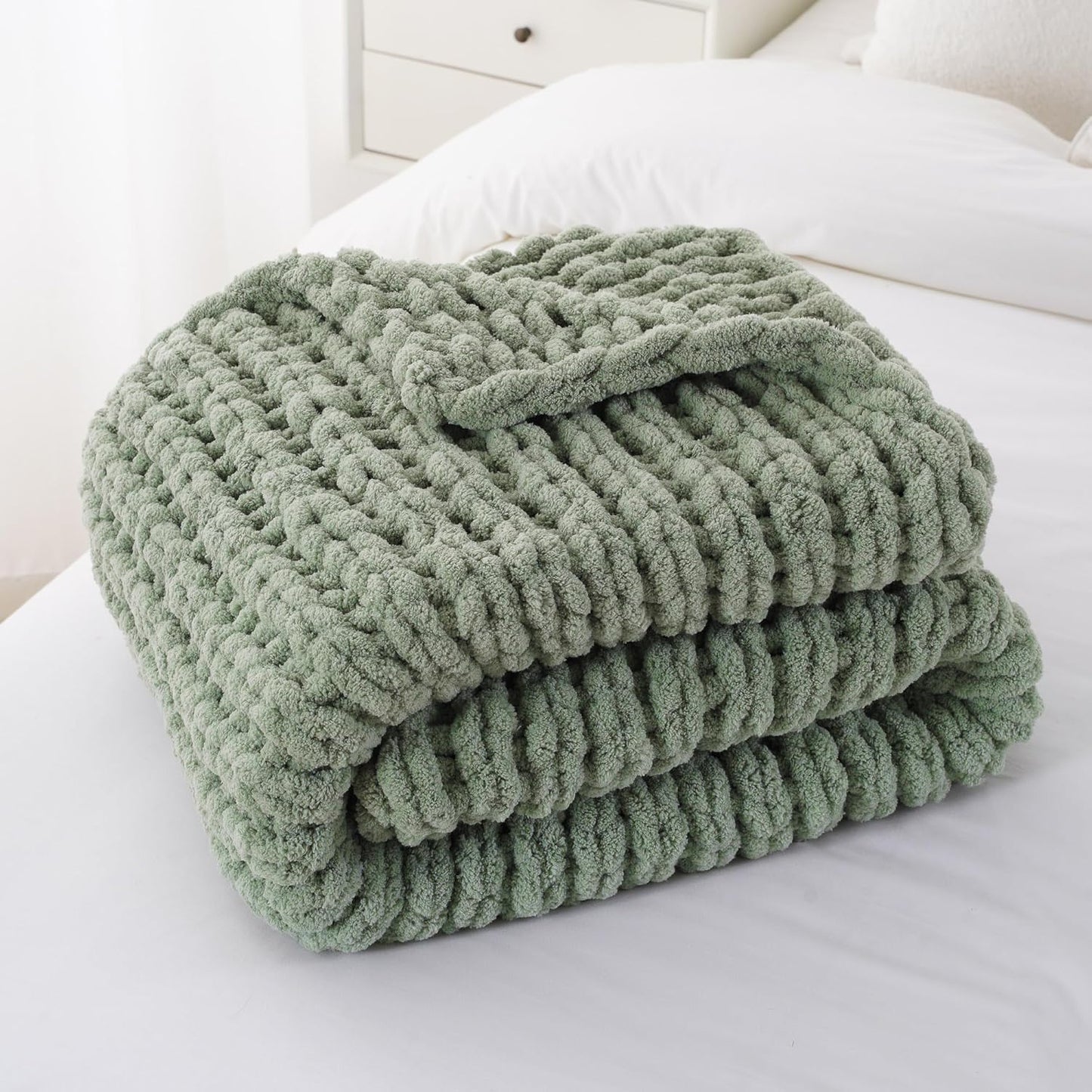 Battilo Chunky Knit Throw Blanket, Soft and Thick Chenille Throw Blanket, 50"x60" Handmade Cable