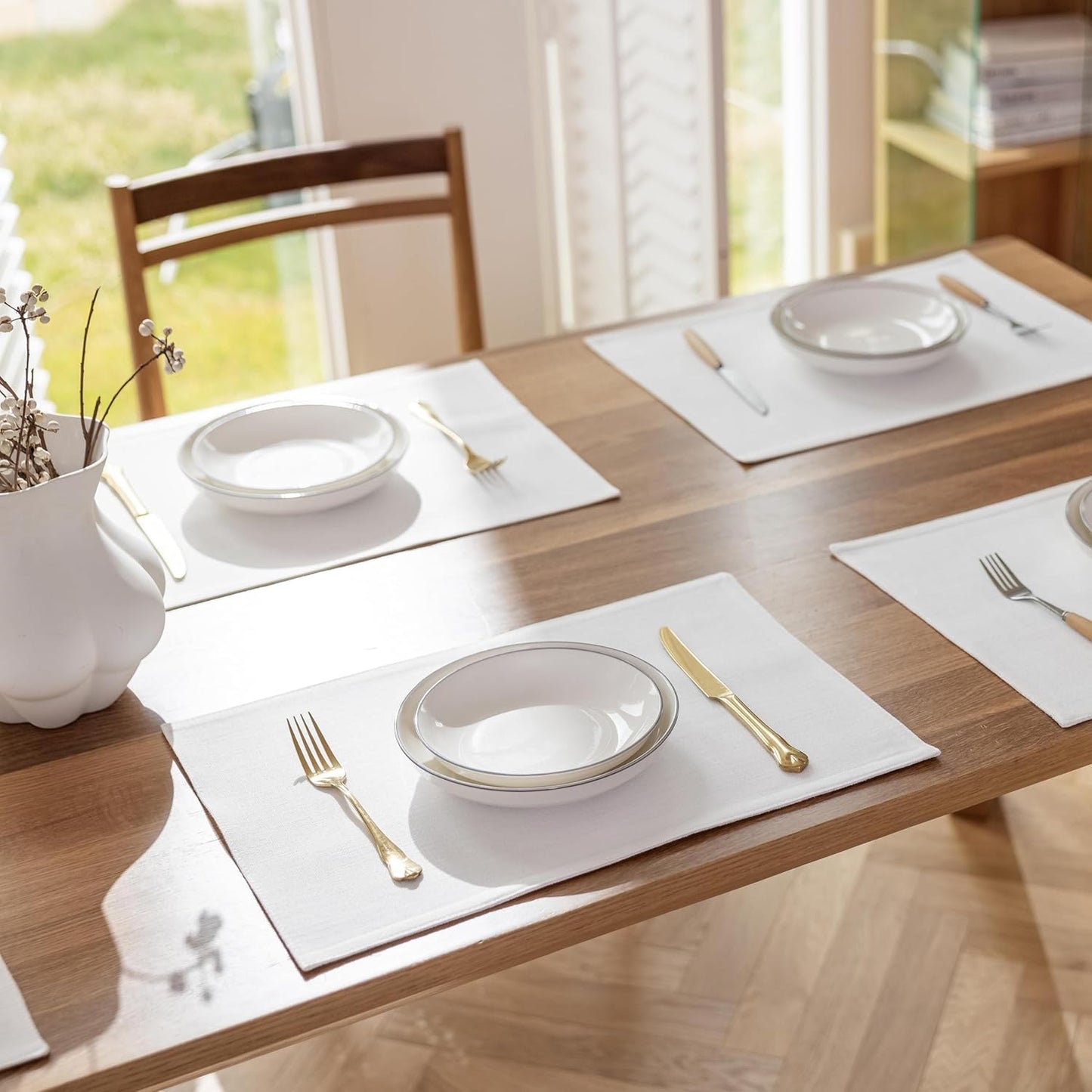 Demetex White Placemats Set of 4 Heat Resistant Cloth Place Mats Linen Dining Table Mats for