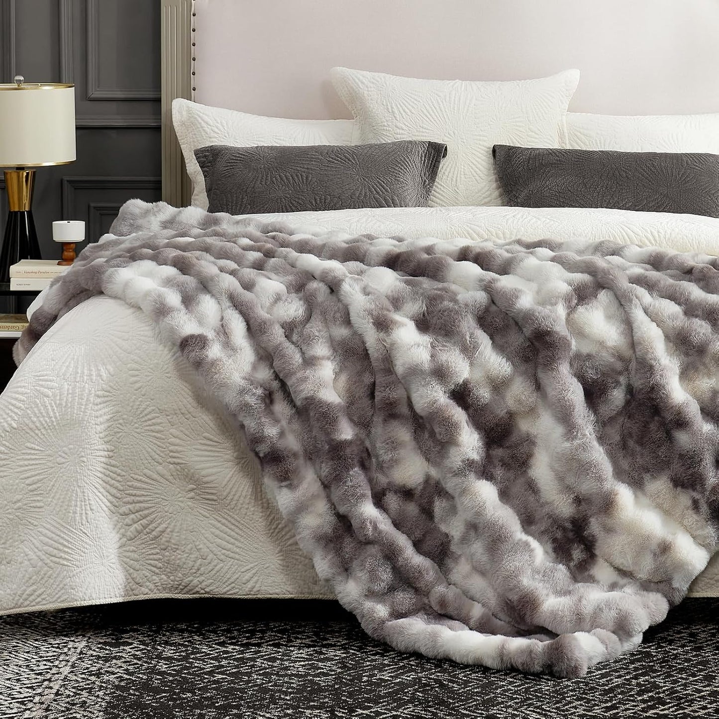 Cozy Bliss Faux Fur Throw Blanket for Couch, Fuzzy Soft Plush Thick Bubble Blanket for Sofa Bedroom