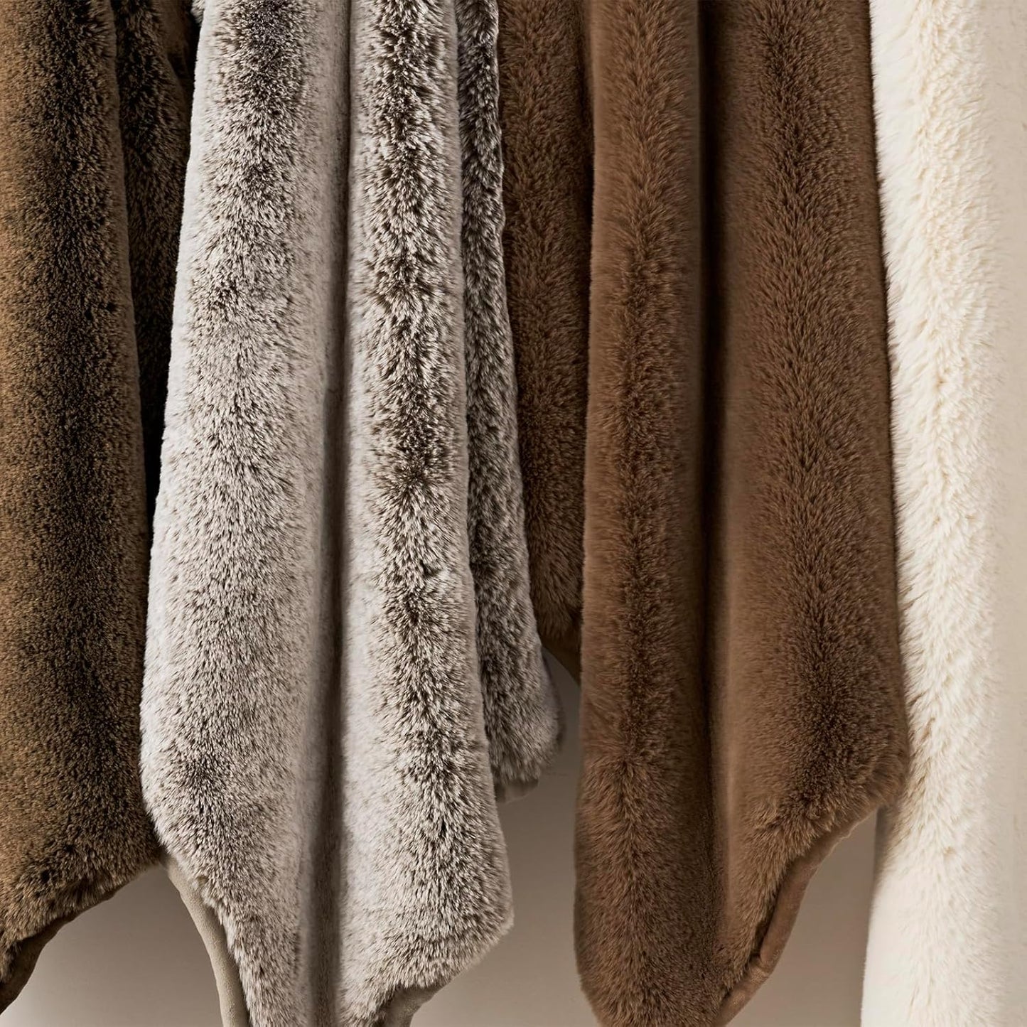 Luxury Soft Faux Chinchilla Fur Throw Blanket for Couch, Warm Thick Heavy Winter Throw Blanket