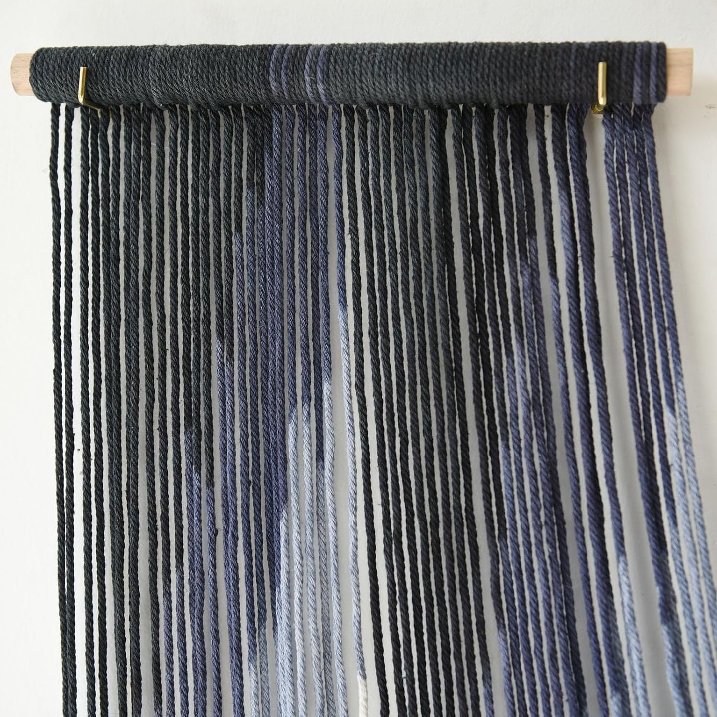 IOWER Large Macrame Wall Hanging Decor Dip-Dyed Macrame Wall Decor Wall Art Craftsmanship Fiber Art