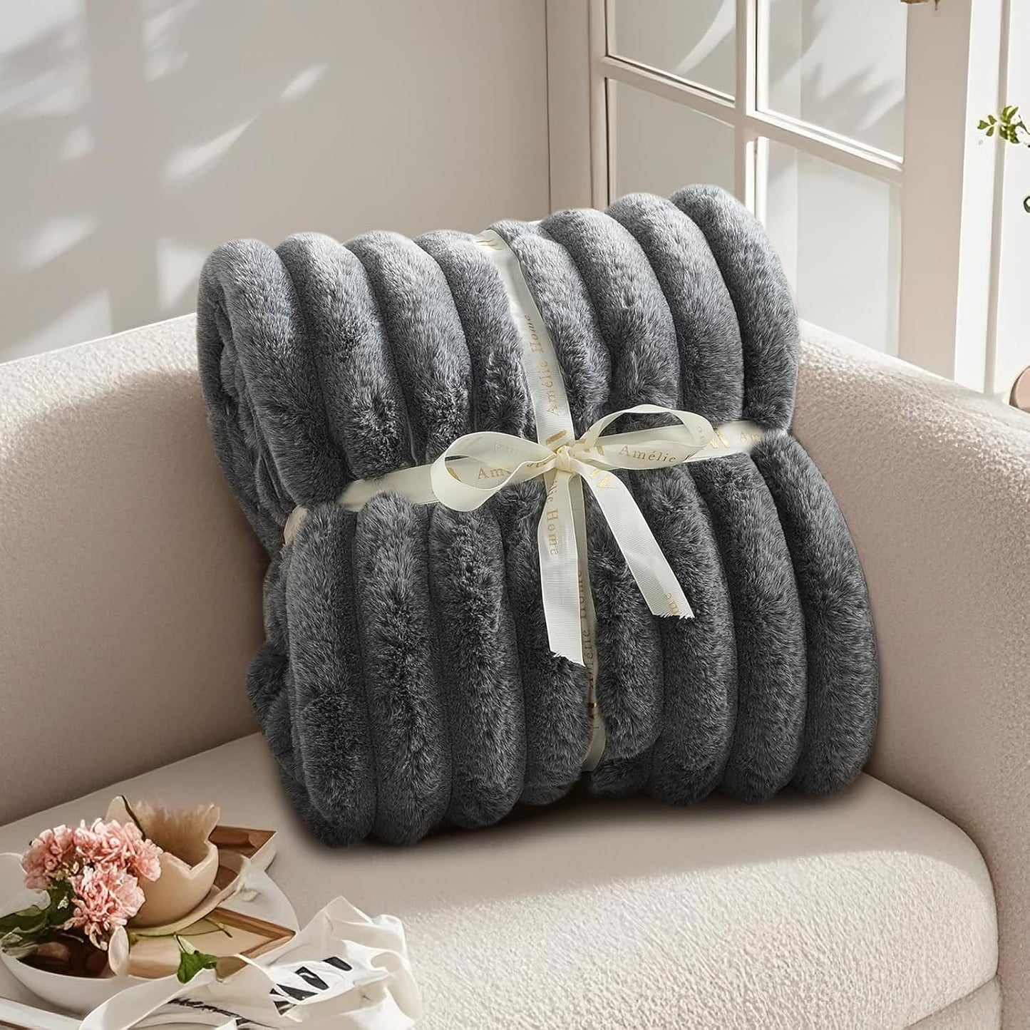 Amélie Home Faux Fur Throw Blanket for Couch, Ultra Cozy Fuzzy Fluffy Fur Luxurious Soft Striped