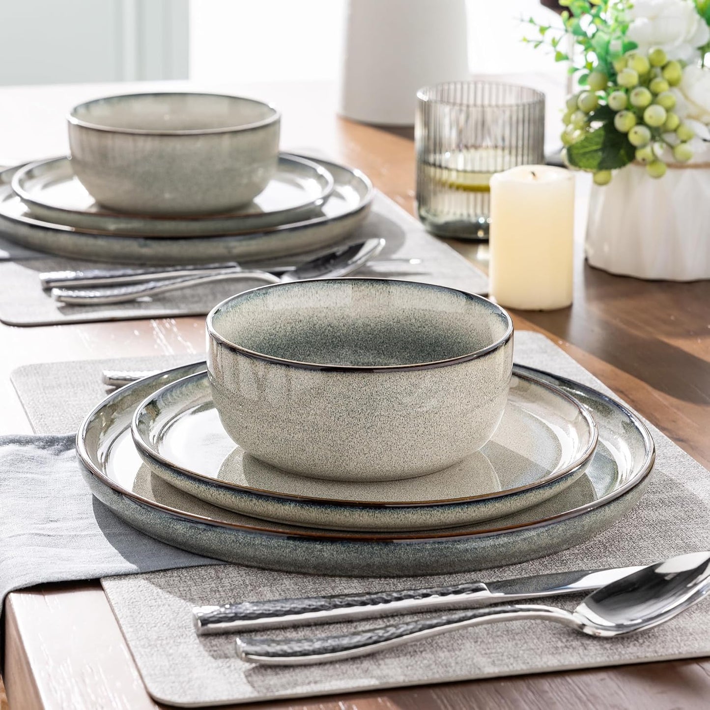 GBHOME Ceramic Dinnerware Sets for 6, 18 Pieces Stoneware Plates and Bowls Sets, Reactive Glaze