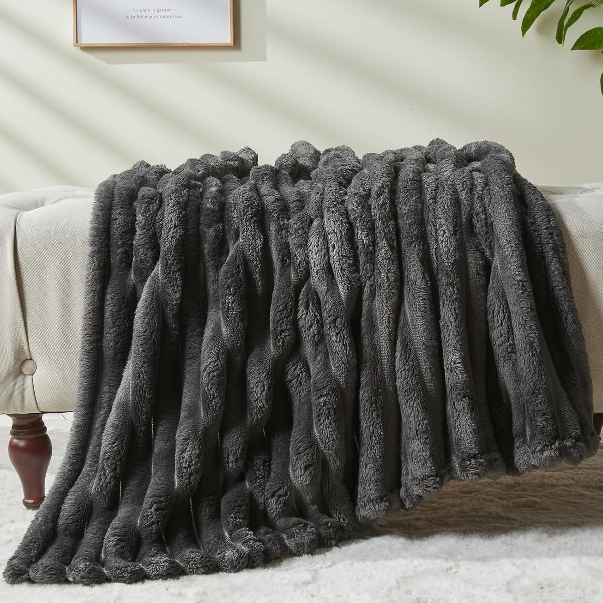 NEWCOSPLAY Super Soft Throw Blanket Grey Premium Silky Flannel Fleece 3D Ribbed Jacquard