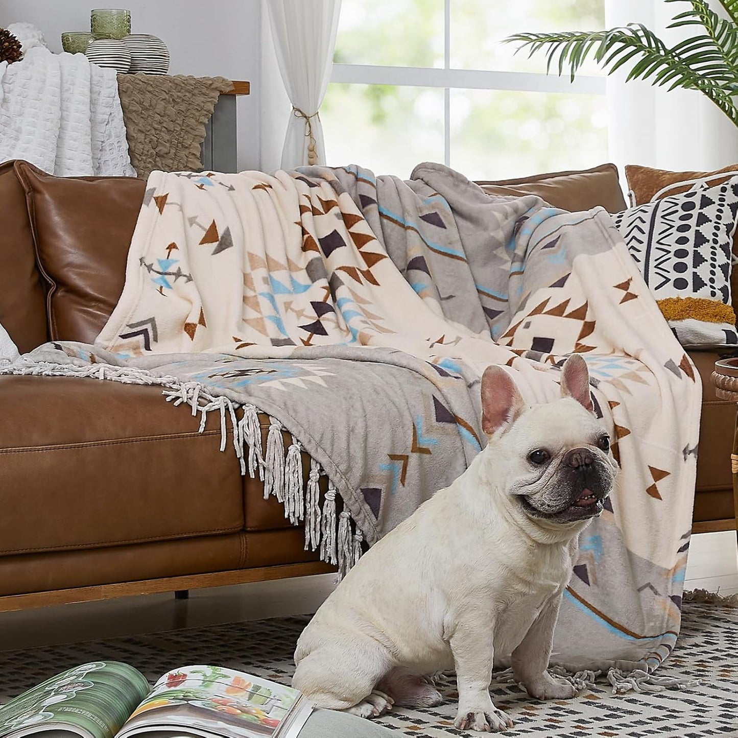 CASAAGUSTO Boho Throw Blanket - Green and Beige Decorative Blankets with Tassel, Printed Flannel