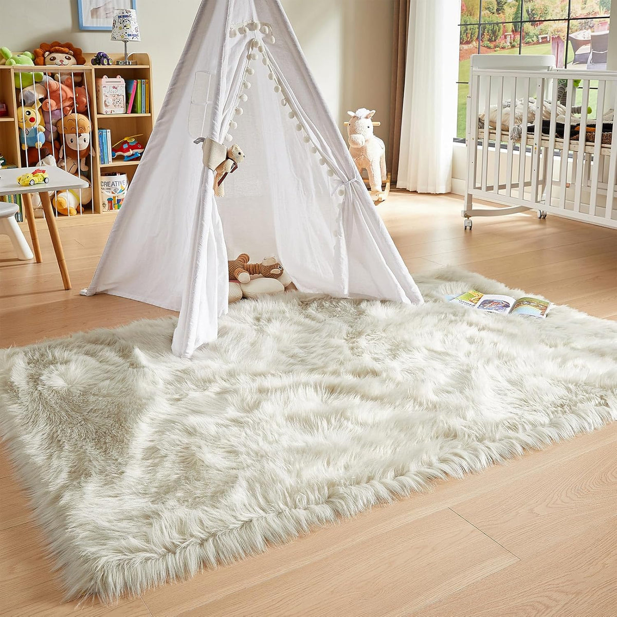 AMTOVO Faux Fur Sheepskin Rug for Living Room, 4 x 6 ft Light Grey Fluffy Area Rug for Bedroom
