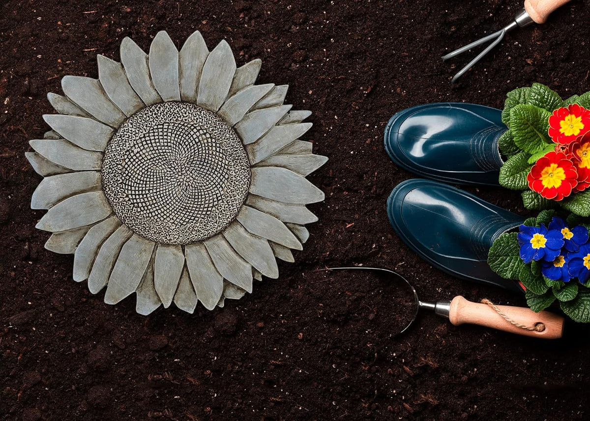 NAT & Jules Sunflower Shaped Dimensional Indoor Outdoor 12 inch Cast Resin Decorative Garden