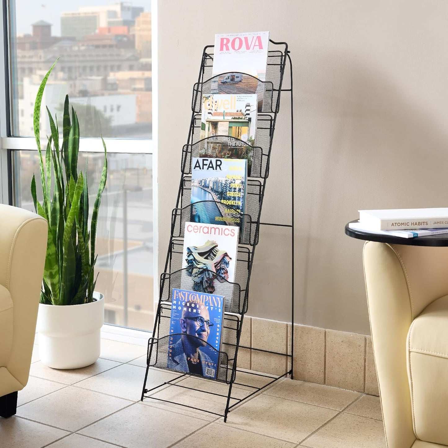 Safco Onyx Mesh Magazine Holder, Ladder Style Display Rack with 5 Pockets, Brochure Organizer