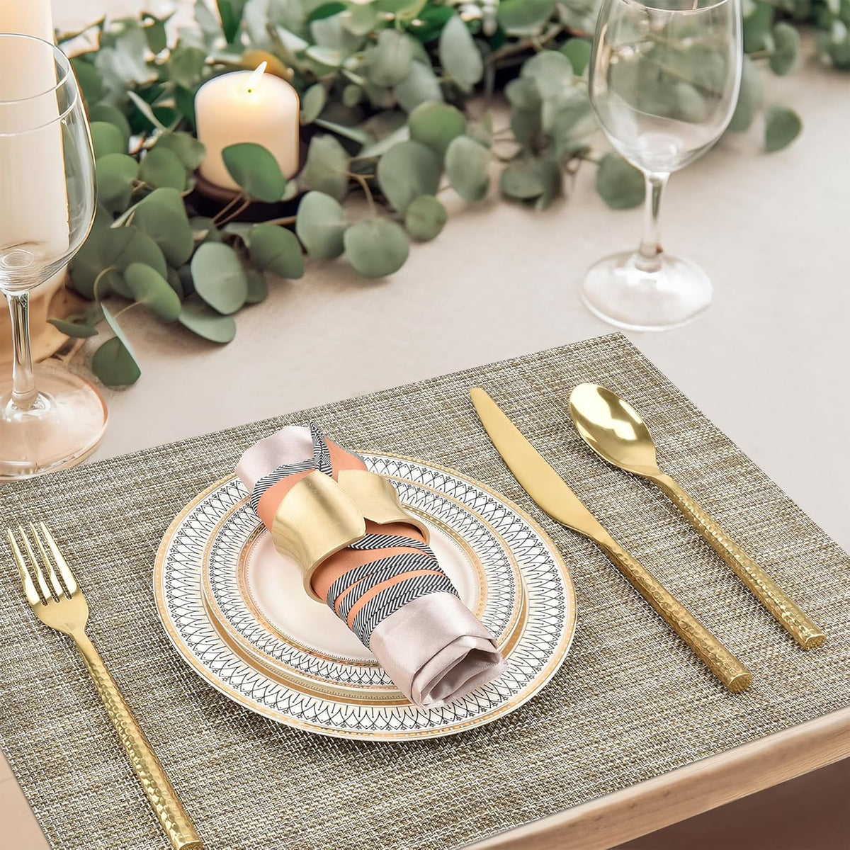 Placemats Set of 4 - Easy Clean Washable Vinyl Placemats - Wipeable Heat Resistant Table Mats for