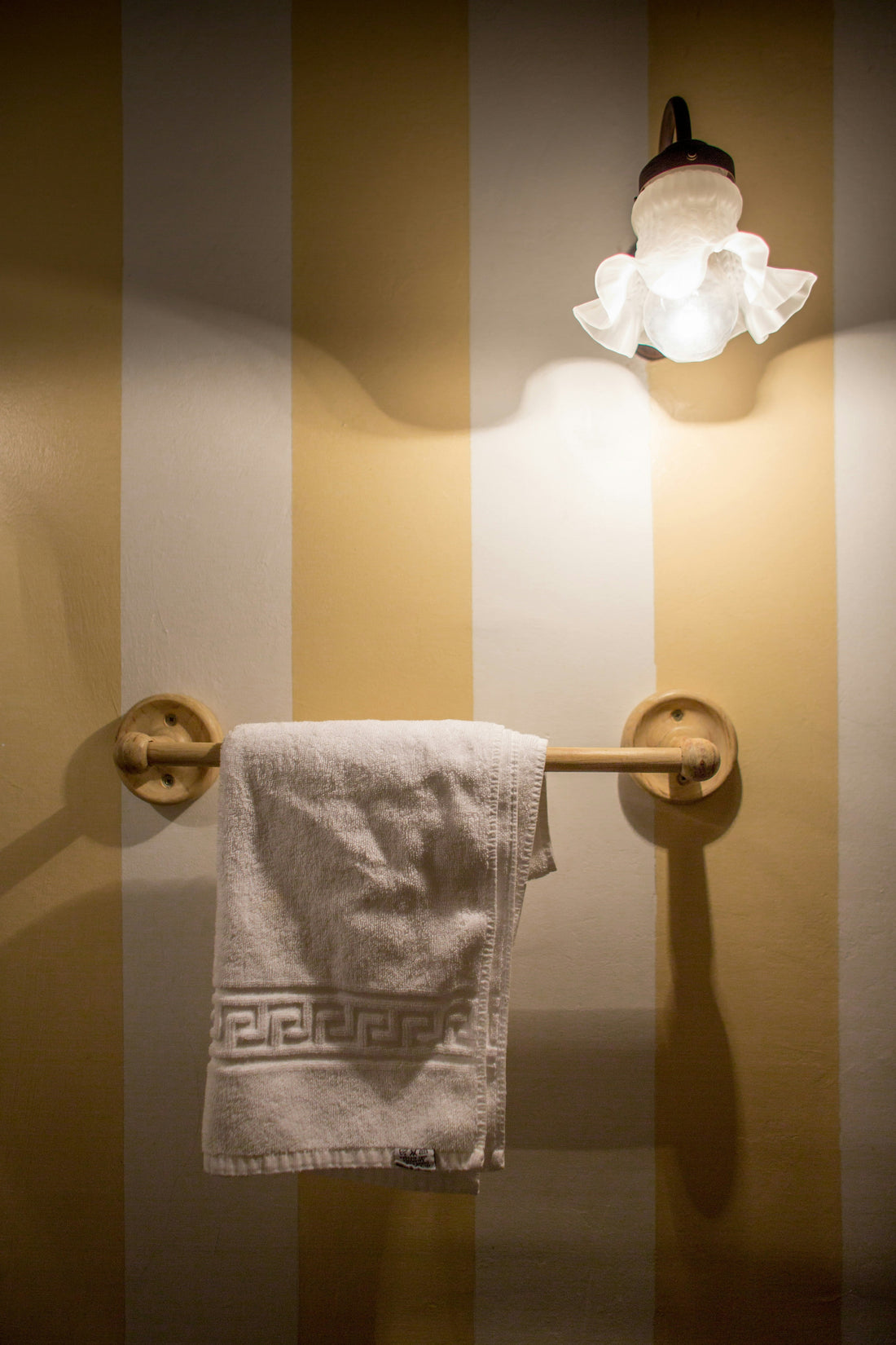 Robe and Towel Hook Roundup: Small Bathroom Fixes