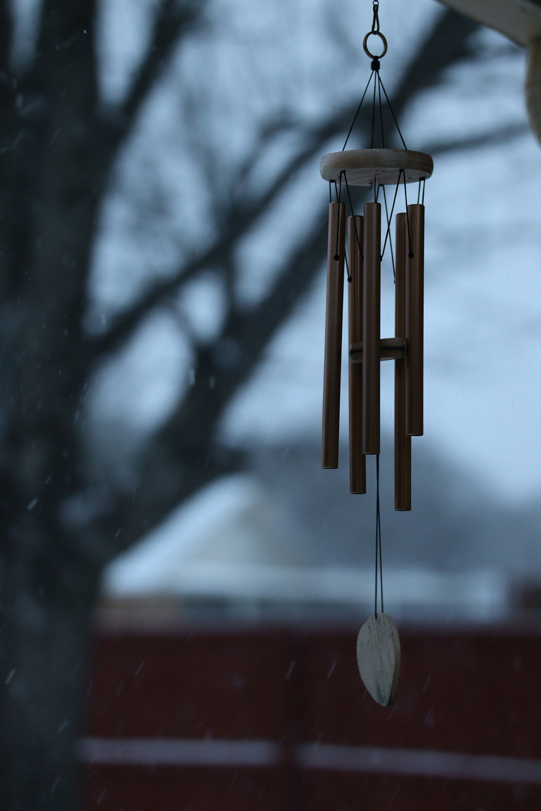 Wind Chime Spotlight: Choose a Gentle Tone for the Porch