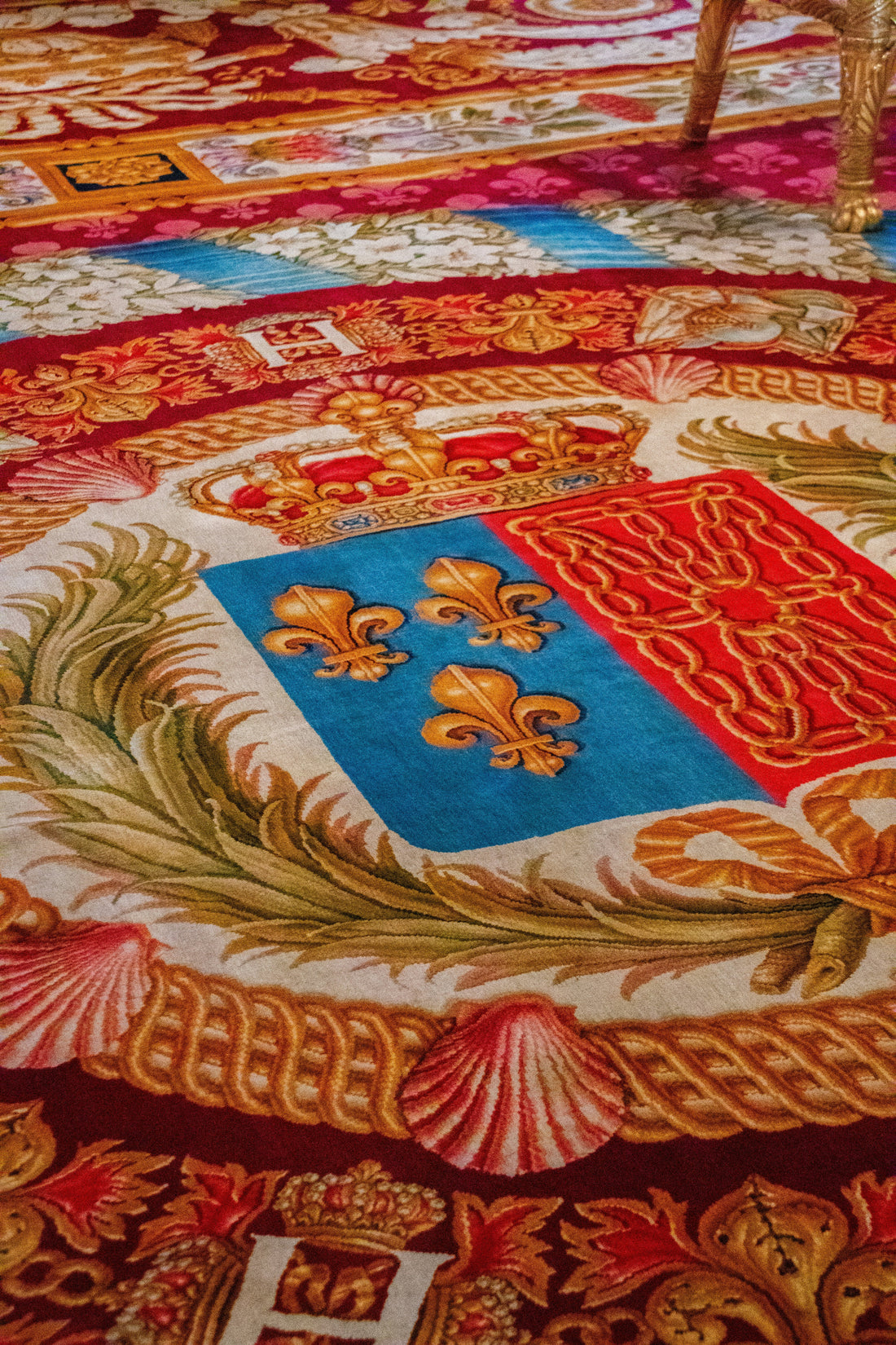 The Art of Layered Rugs for Warmer Seasons