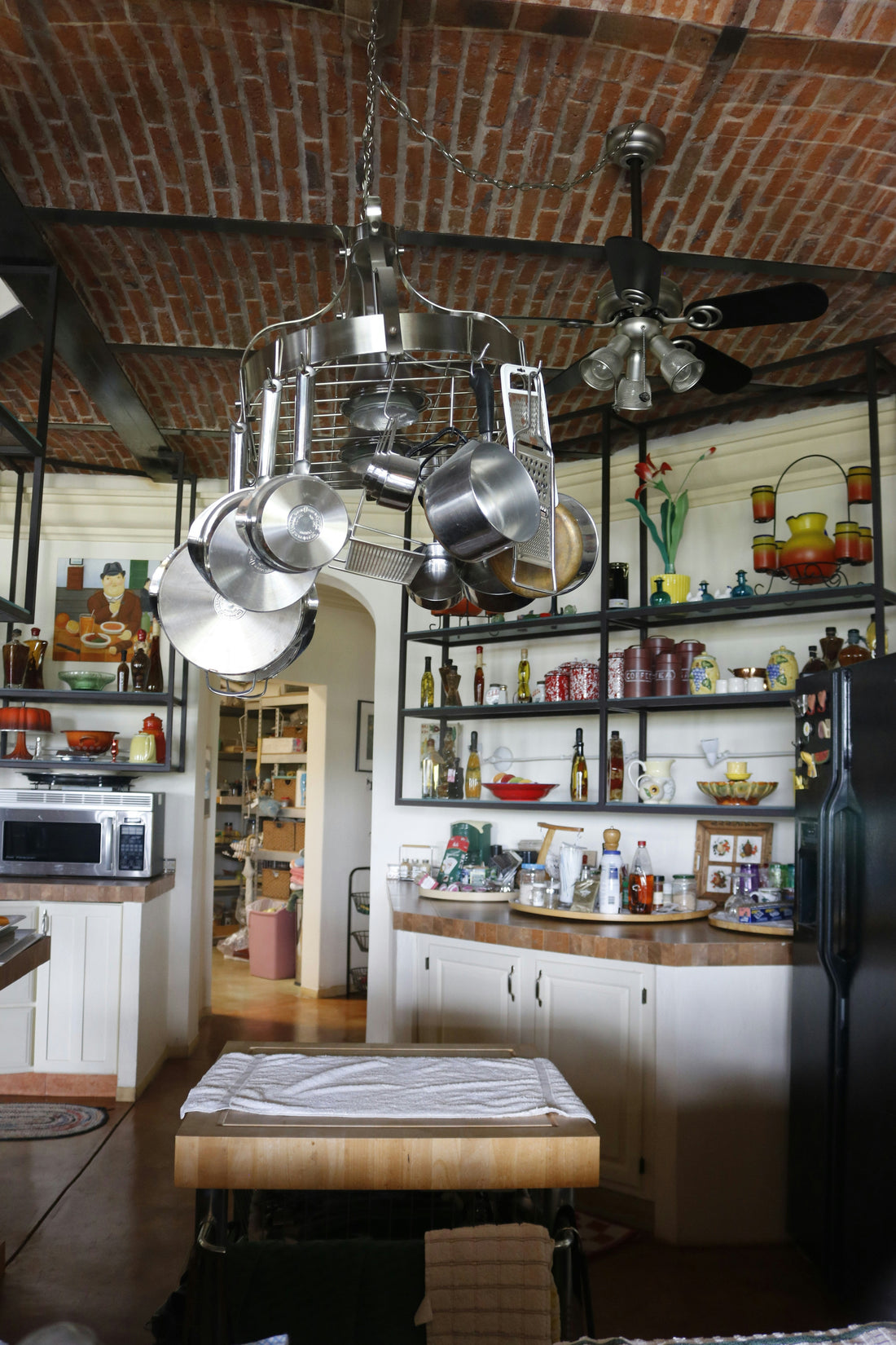 The Secret to a Clutter-Free Countertop This Spring