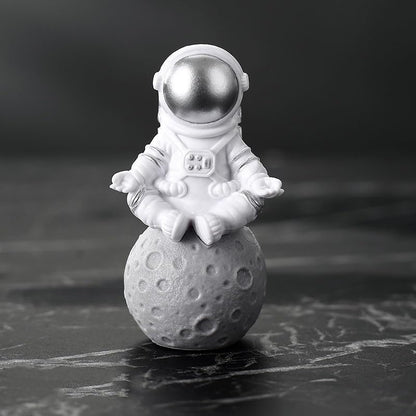 4 Pcs Silver White Astronaut Statues Set, Spaceman Sculpture Figurines Home Ornament Cake Toppers
