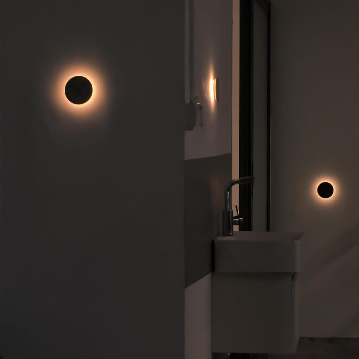Motion Sensor Night Light Wood Rechargeable Battery-Powered Stick-On Step Lights Magnetic Closet