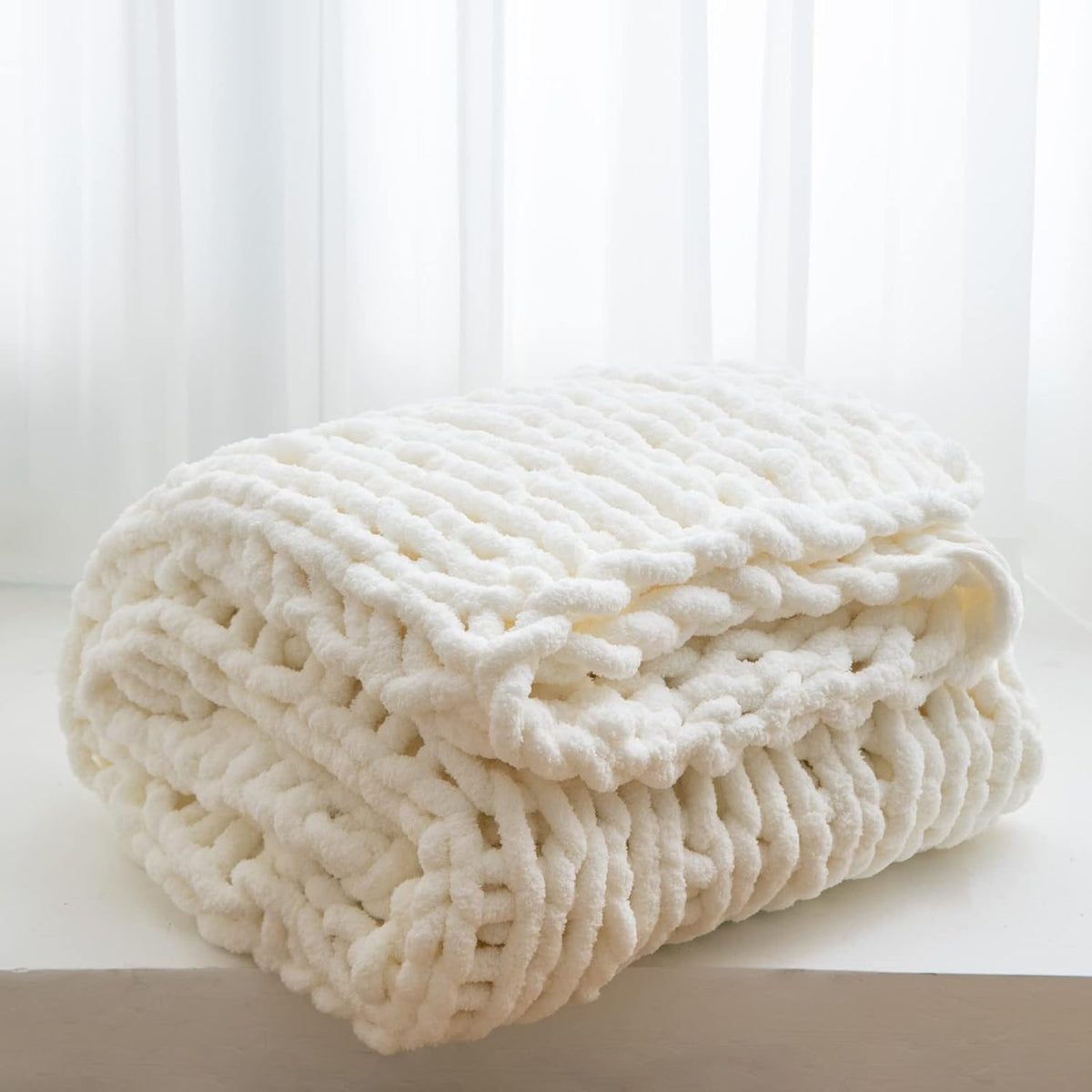 WESHIONGOO Chunky Knit Throw Blanket 50"×60" Knitted Throw Blankets for Couch Bed Fluffy Soft