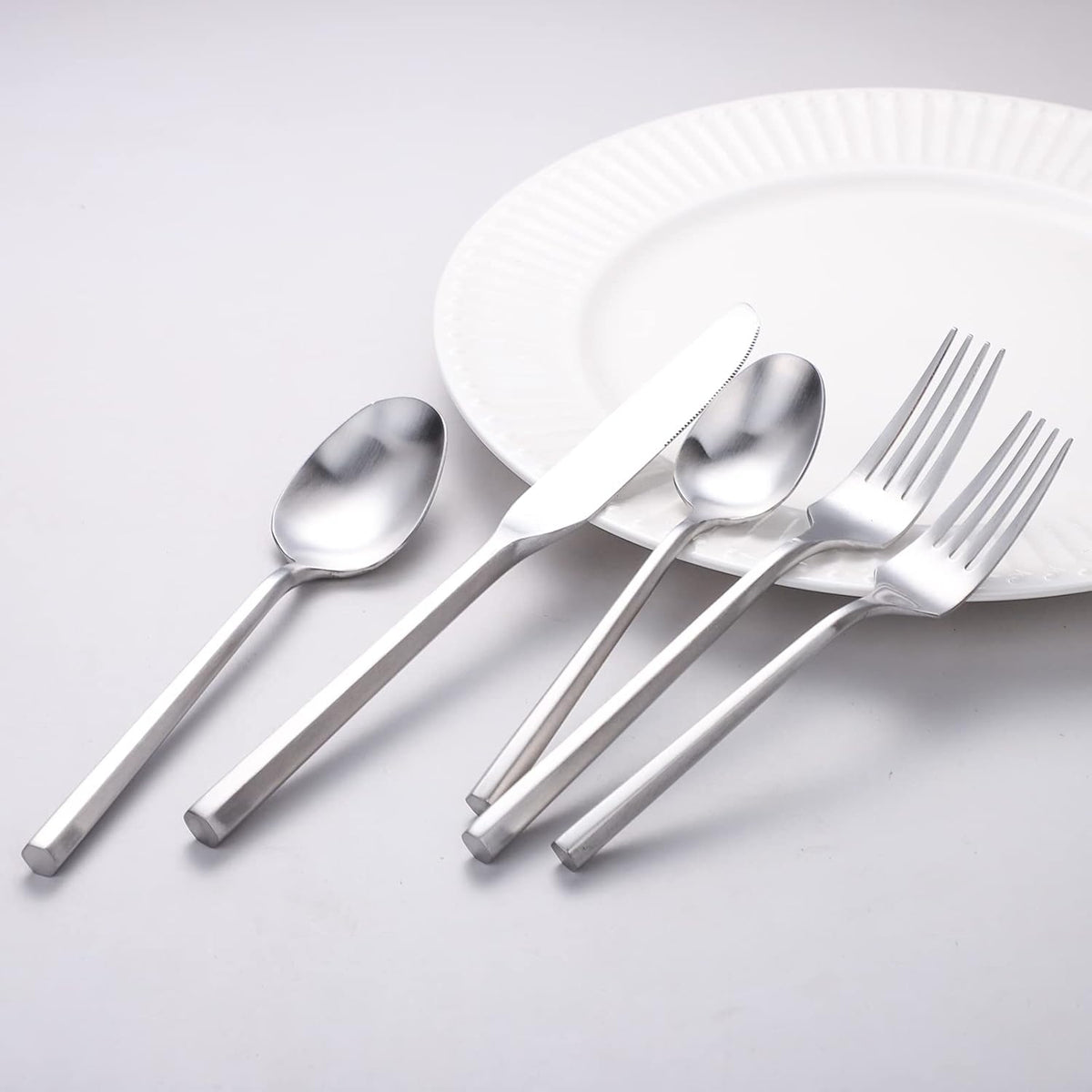 Matte Silverware Set Silver Flatware Set with Hexagon Handle 20 Pieces 18/0 Stainless Steel Cutlery