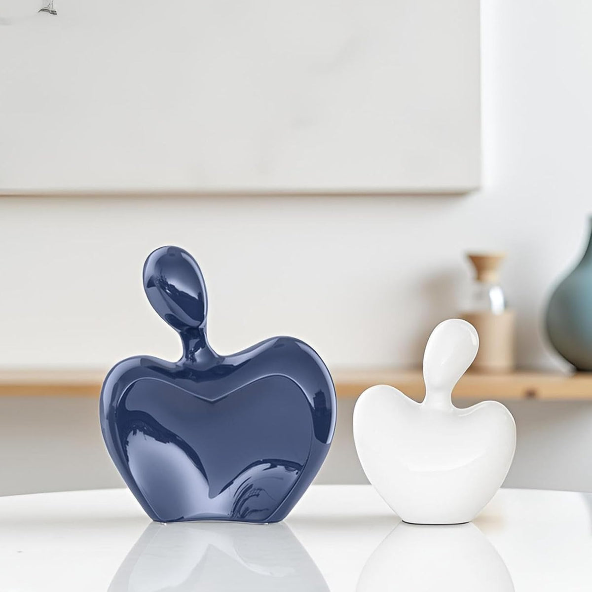 XMGZQ Blue and White Ceramic Couple Figurines Home Decor Accent,Wedding Engagement Romantic Gift