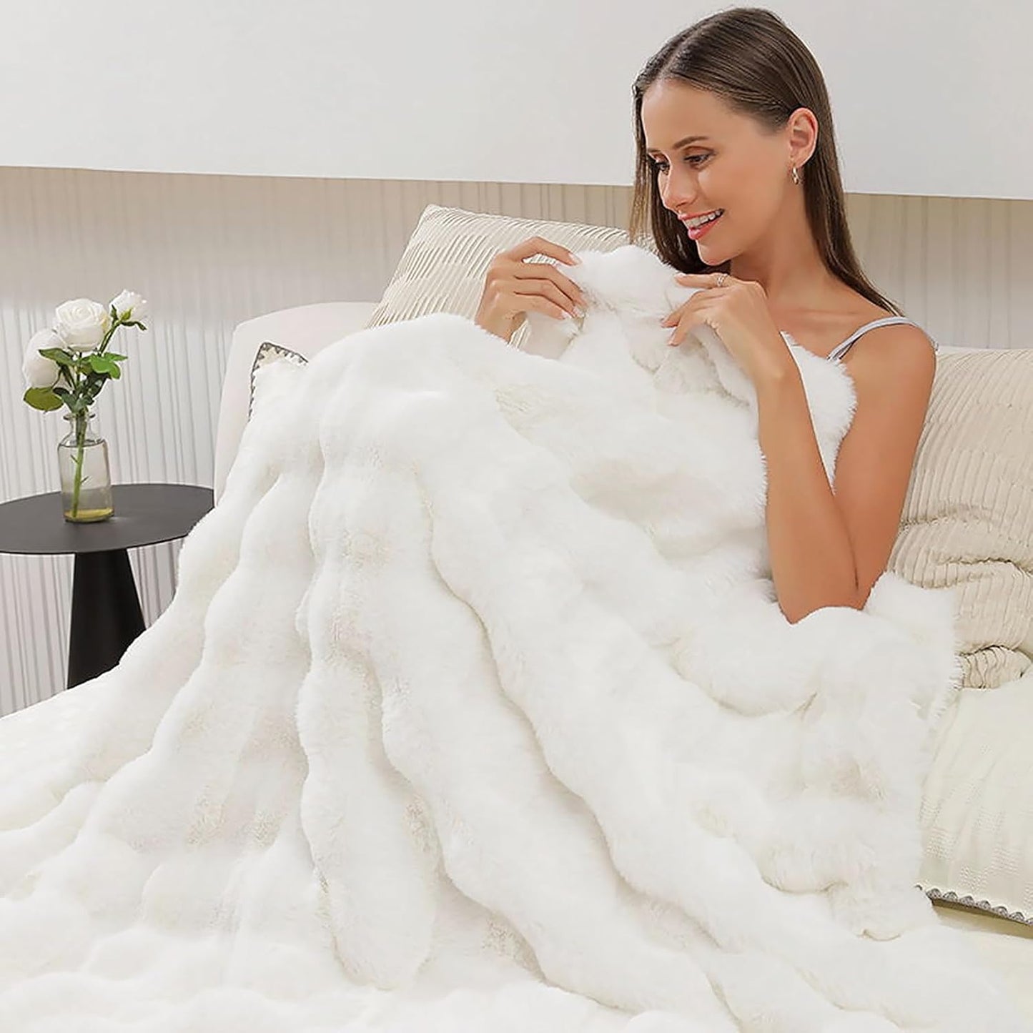 UKELER White Faux Fur Throw Blanket Large Super Soft Fluffy Bed Blankets Throws for Bedroom, Living