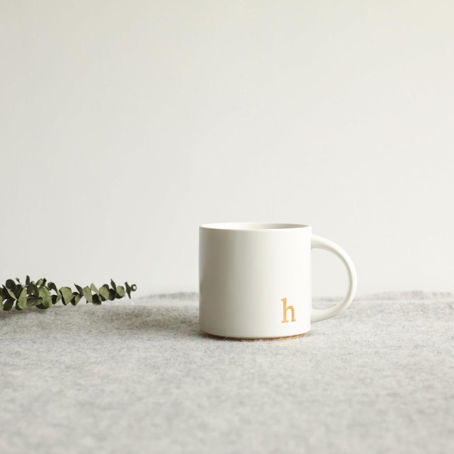 COLLECTIVE HOME - Monogram Ceramic Mugs, 15 oz Golden Initial Coffee Cups, Elegant Alphabet Tea