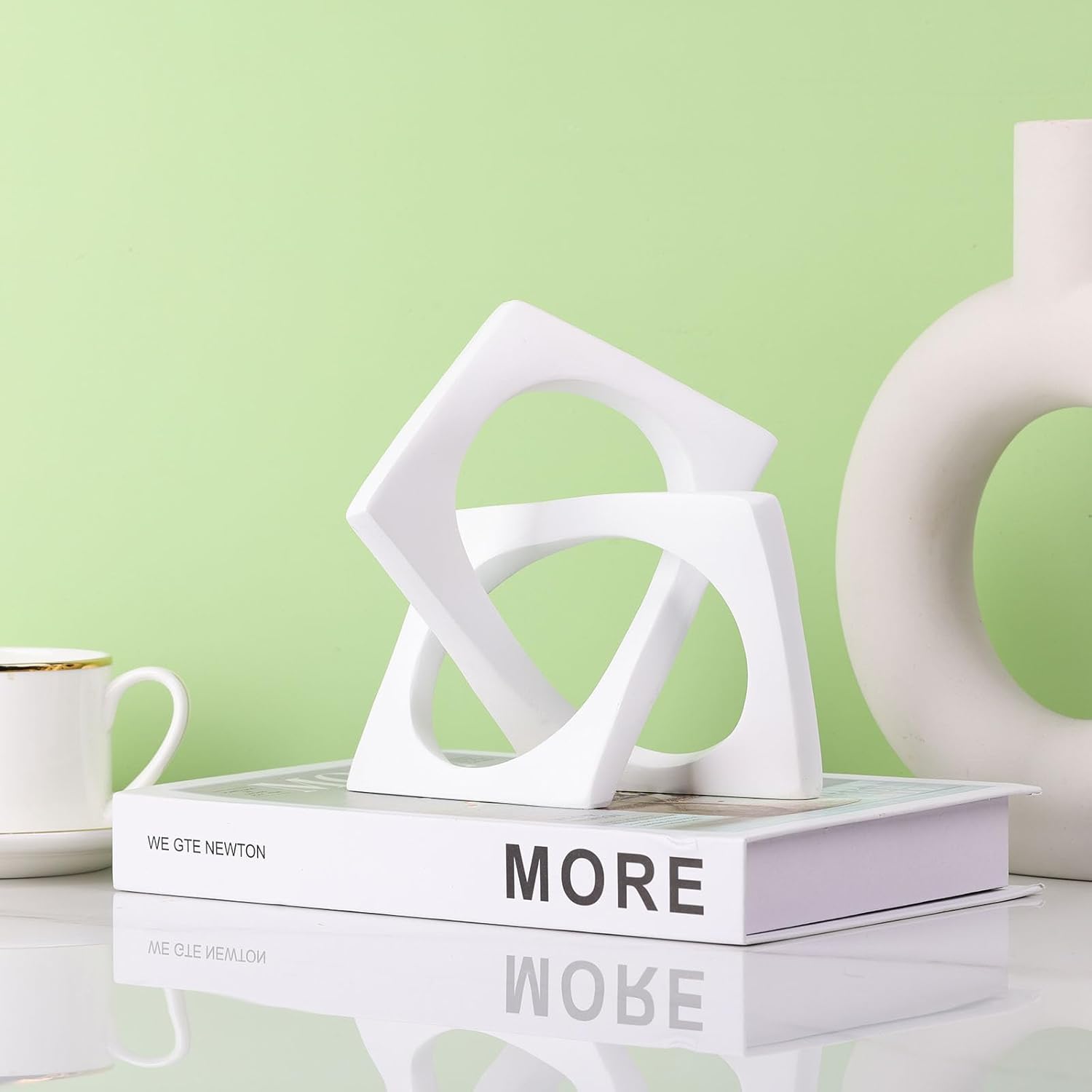 XMGZQ White Knot Statue for Coffee Table Centerpiece Decor,Modern Abstract Art Geometric Sculpture
