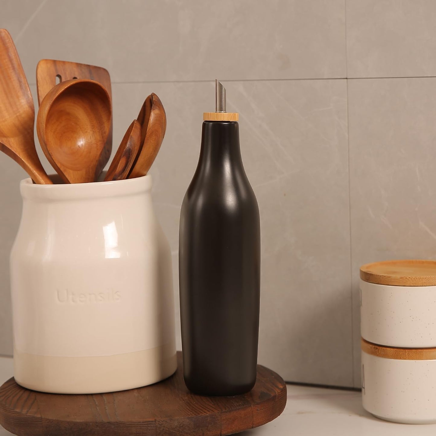 HOMCDALY Ceramic Olive Oil Dispenser for Kitchen, Stoneware 16oz Oil and Vinegar Bottles Dispenser