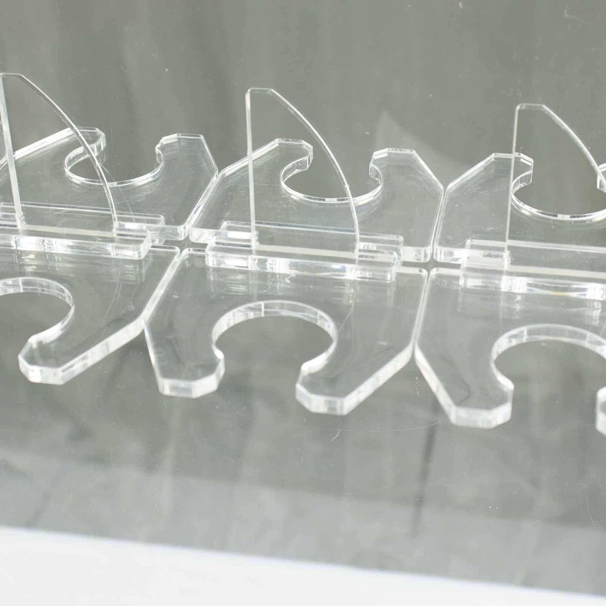 Tableclothsfactory 20 Pack | 3" Clear Acrylic Glass Holder Hooks for Double Side Display On