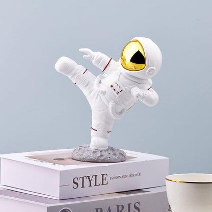 Astronaut Figurine,Astronaut Decor,Kung Fu Astronaut Figure Sculpture Spaceman Décor,Sculptures