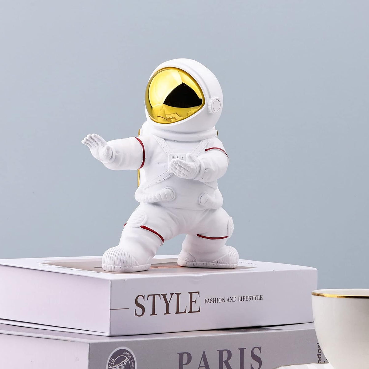 XMGZQ Astronaut Figurine, White and Gold Kung Fu Spaceman Statue, Office and Room Decor for Men
