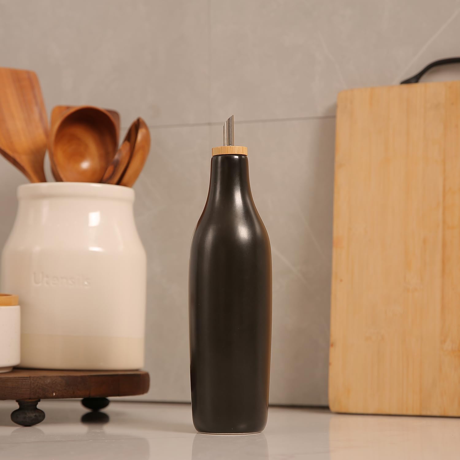 HOMCDALY Ceramic Olive Oil Dispenser for Kitchen, Stoneware 16oz Oil and Vinegar Bottles Dispenser