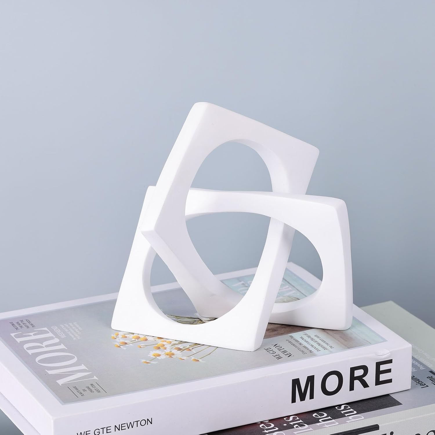 XMGZQ White Knot Statue for Coffee Table Centerpiece Decor,Modern Abstract Art Geometric Sculpture