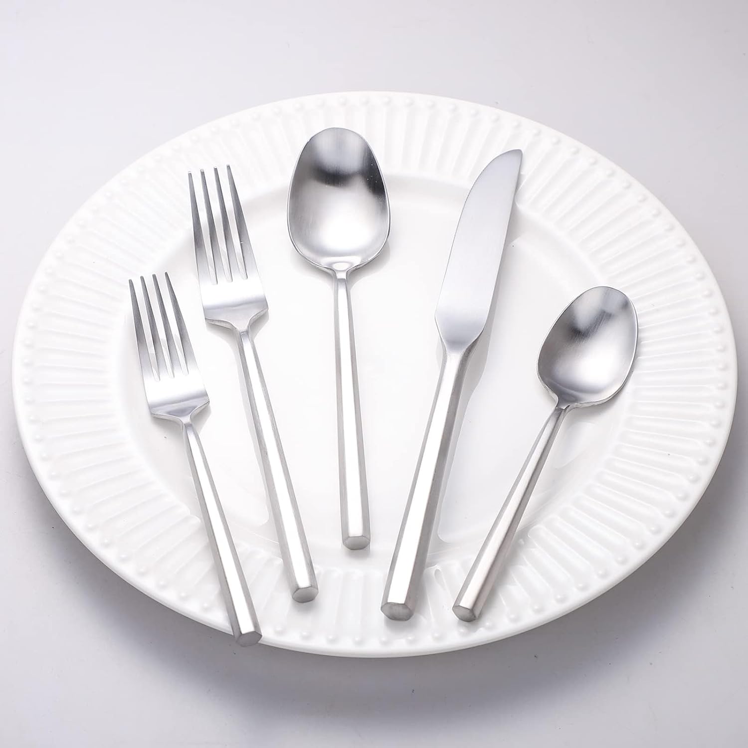 Matte Silverware Set Silver Flatware Set with Hexagon Handle 20 Pieces 18/0 Stainless Steel Cutlery