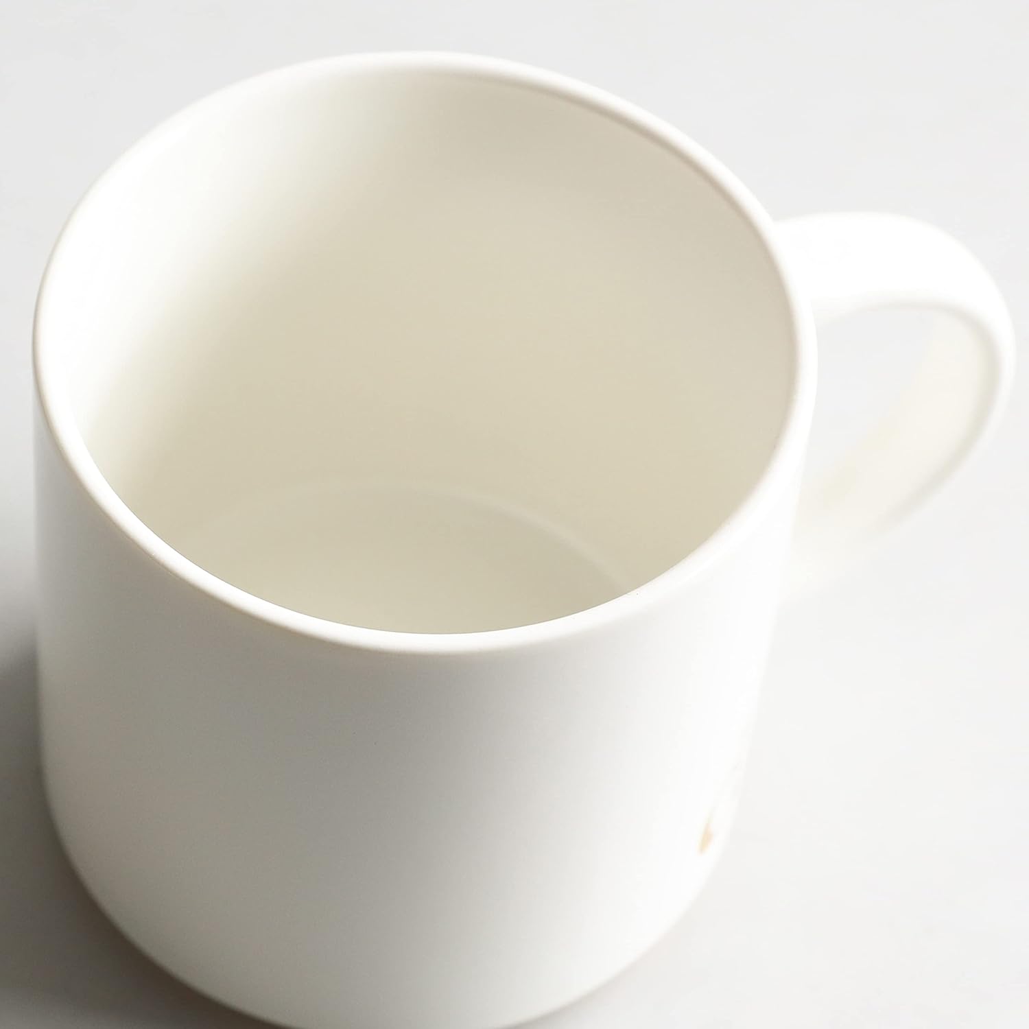 COLLECTIVE HOME - Monogram Ceramic Mugs, 15 oz Golden Initial Coffee Cups, Elegant Alphabet Tea