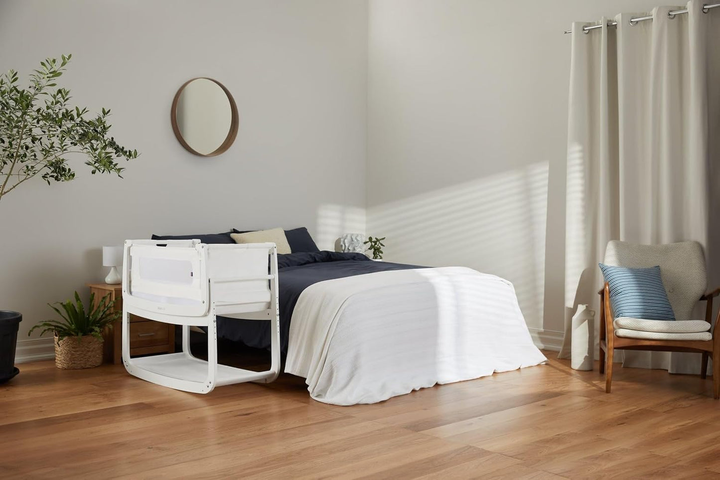 SnuzPod 4 Rocking Baby Bassinet Bedside Sleeper - Lightweight, Portable Bedside Bassinet, Lift Off