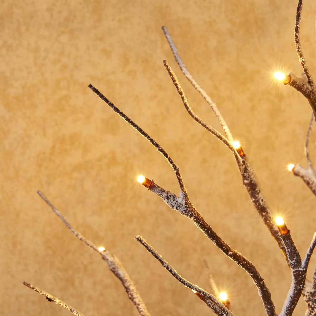 Hairui Pre Lit Tabletop Snow Dusted Tree with Timer 24LED 18IN Battery Operated for Christmas