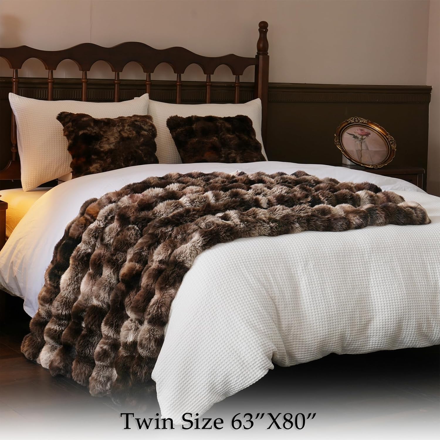 BENVWE Fluffy Faux Fur Throw Blanket for Couch, Soft Plush Thick Cozy Fuzzy Luxury Minky Bubble