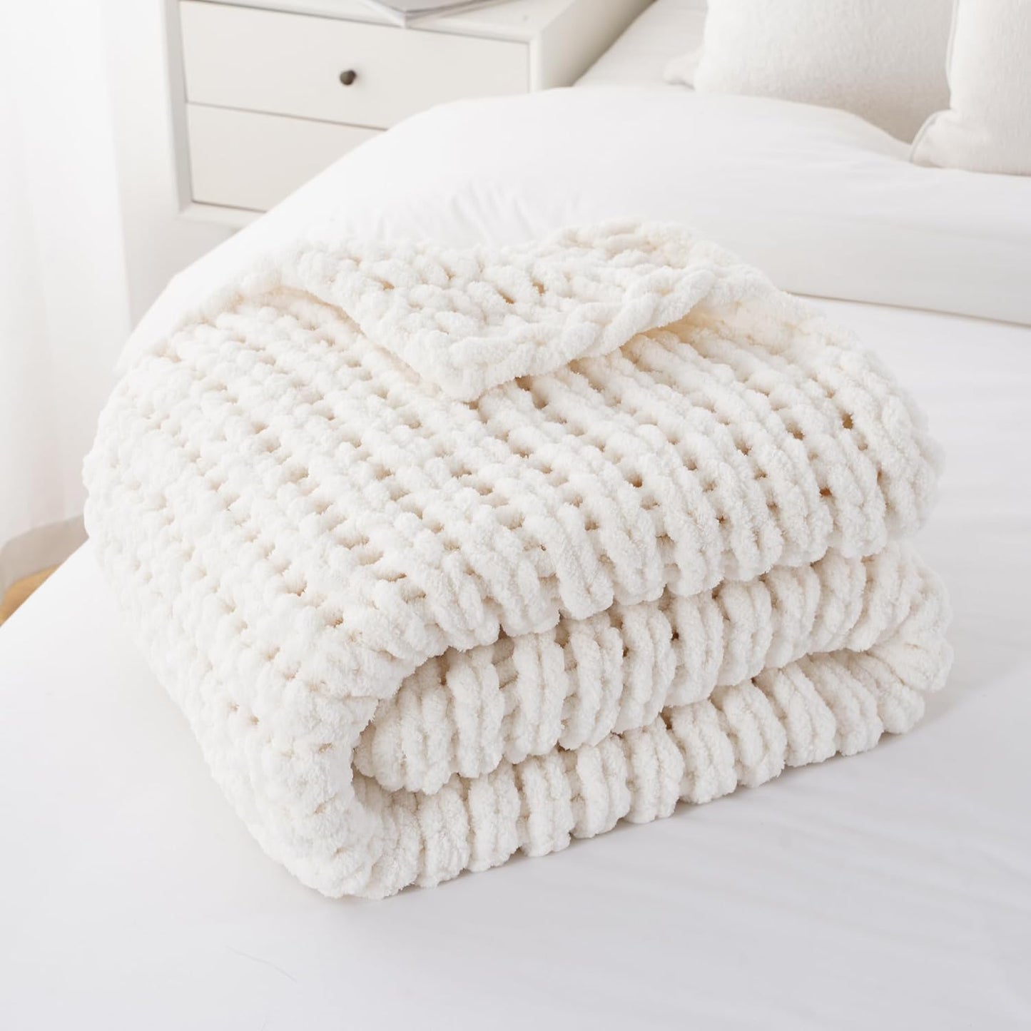Battilo Chunky Knit Throw Blanket, Soft and Thick Chenille Throw Blanket, 50"x60" Handmade Cable