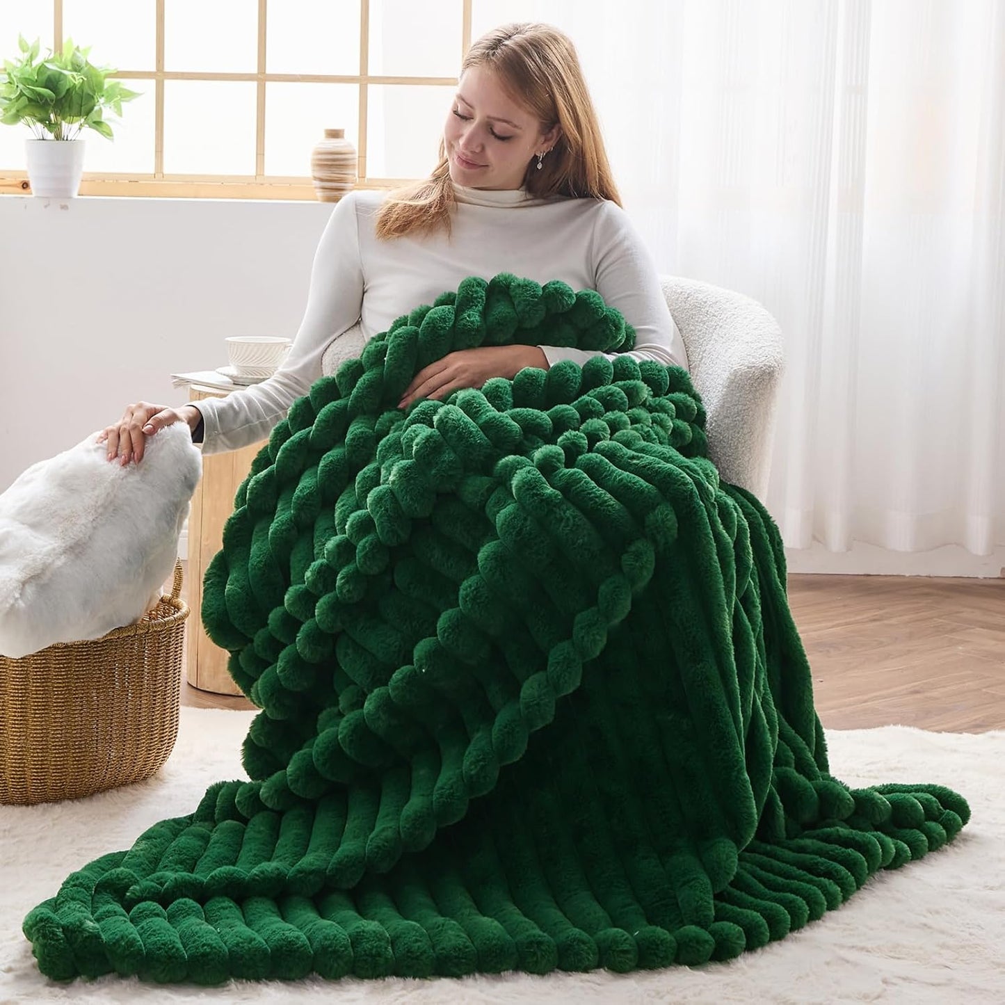 NEWCOSPLAY Faux Fur Throw Blanket Dark Green 3D Ribbed Plush Thick Warm Blanket for Couch Sofa Bed