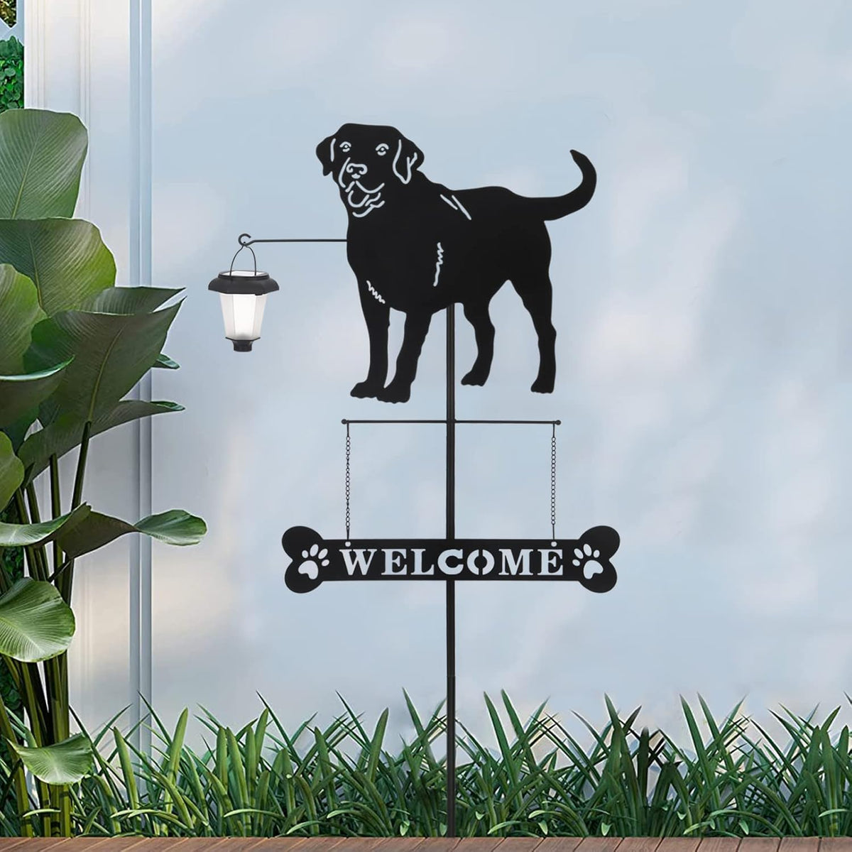 BAYN Solar Labrador Silhouette Dog Breed Welcome Sign with a Lantern Outdoor Decorative Garden