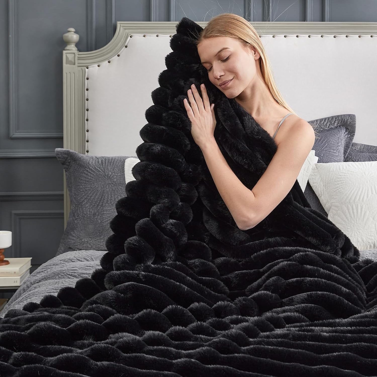 Cozy Bliss Faux Fur Throw Blanket for Couch, Cozy Warm Plush Striped Blanket for Sofa Bedroom