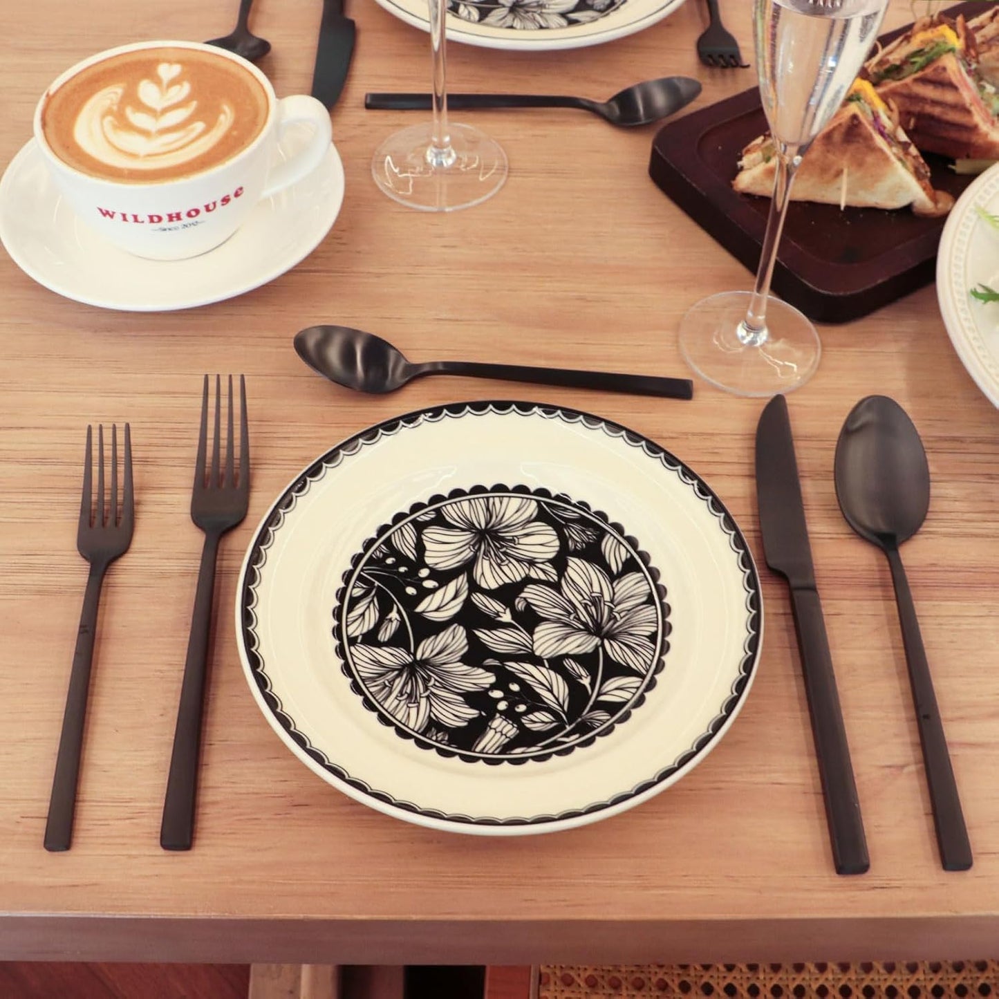 Stainless Steel Flatware Set Hand Forged 18/10 Silverware Set Matte Black Cutlery Set with Cuboid