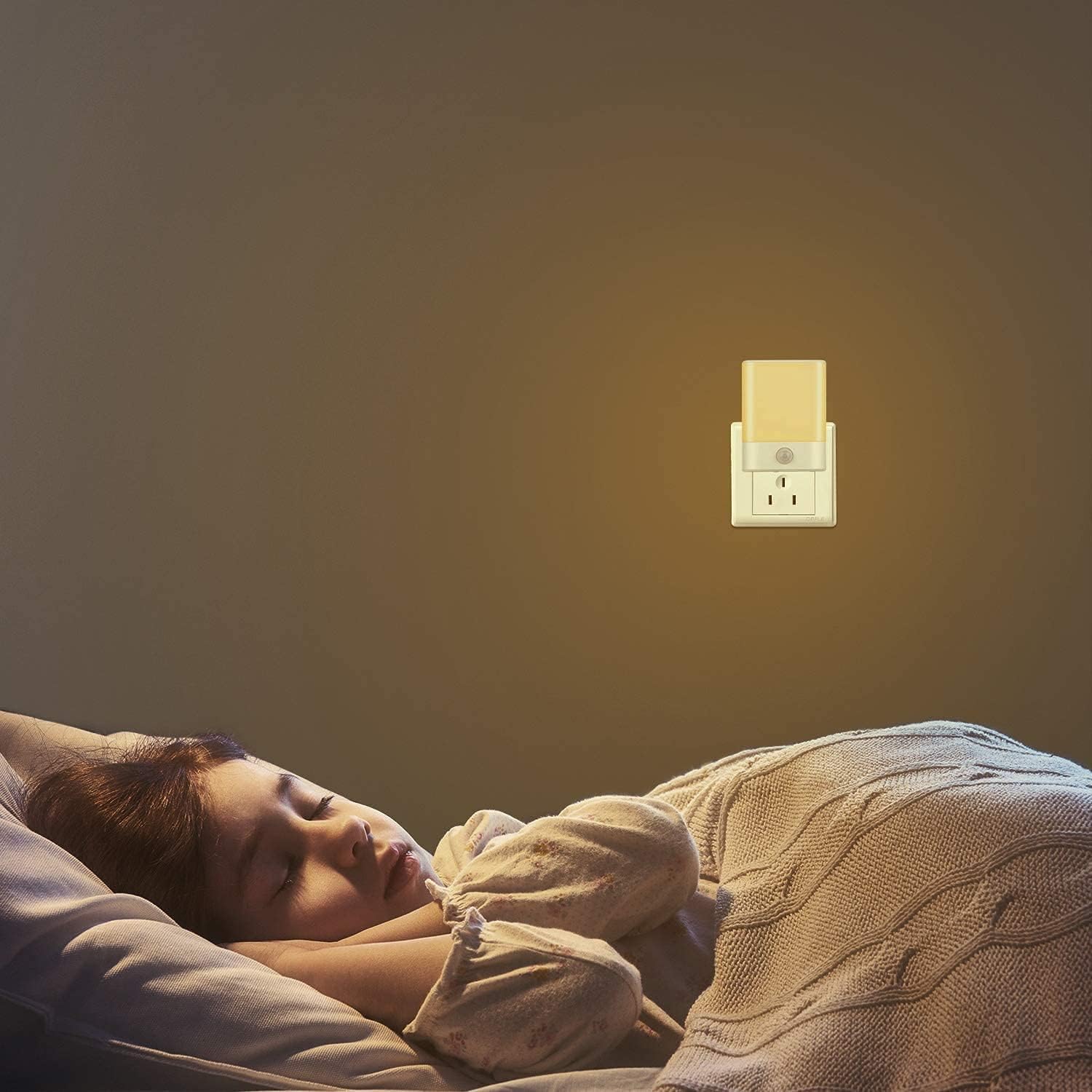 LED Night Light Plug in, Motion Sensor Night Light with Adjustable Brightness 3 Lighting Mode