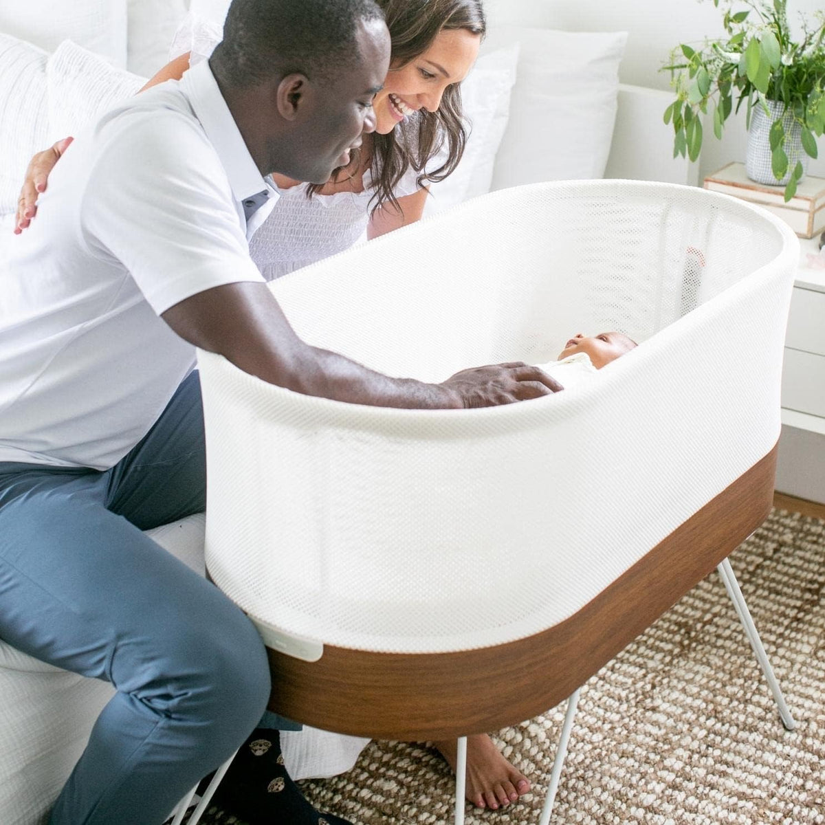 SNOO Smart Sleeper Baby Bassinet - Bedside Crib with Automatic Rocking Motions and Soothing White