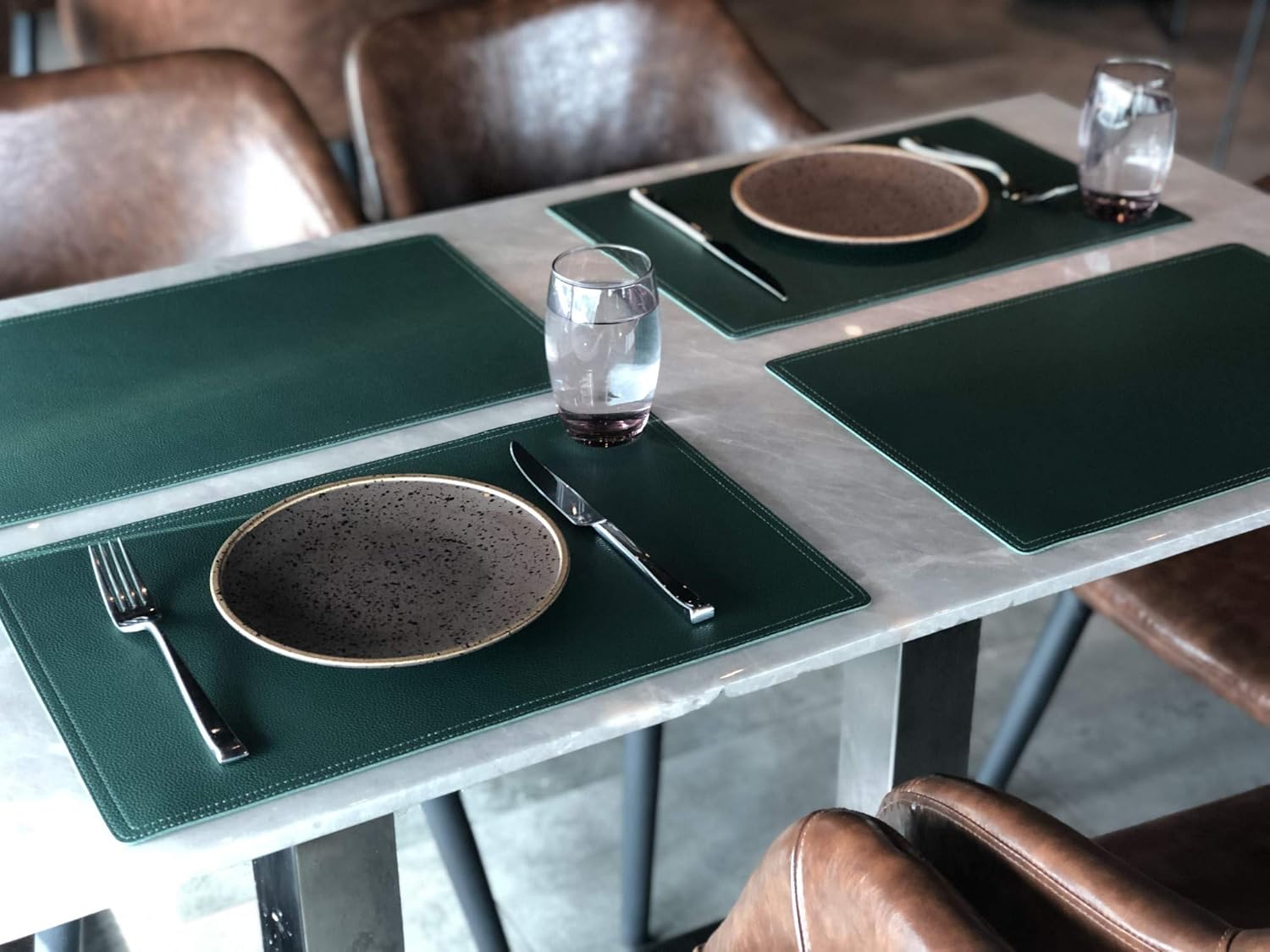 Vinyl Waterproof Placemats, PU Table Mats, Set of 4, Stain Resistant, Heat Resistant, Non-Slip Easy