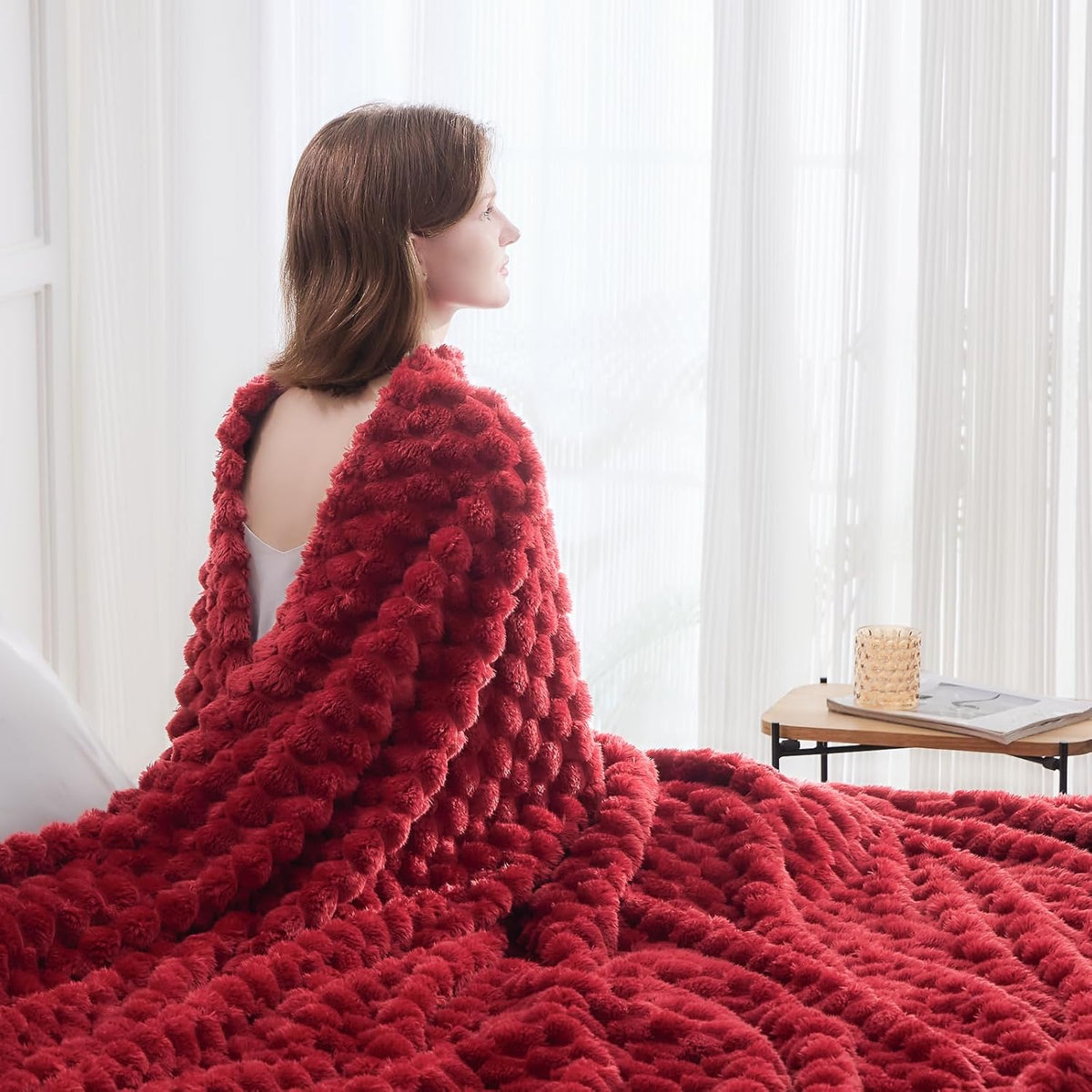 NEWCOSPLAY Super Soft Queen Blanket Red Premium Silky Flannel Fleece 3D Clouds Stylish Jacquard