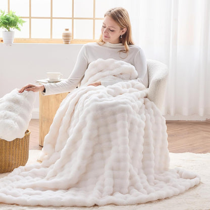 NEWCOSPLAY Faux Fur King Blanket Ivory Bubble Blanket Thick Warm Soft for Couch Sofa Bed 550GSM