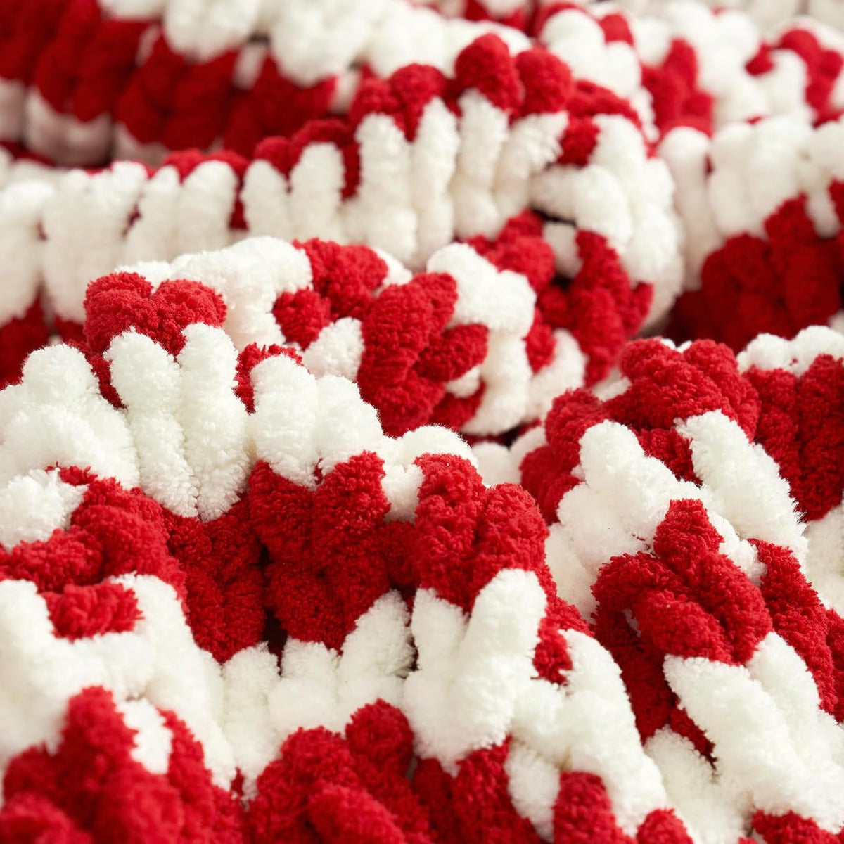 Amélie Home Chunky Knit Blanket Throw, Thick Soft Yarn Chunky Throw 50x60, Handmade Chenille Cable